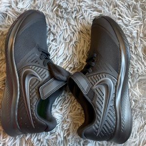 Boy’s Nike Star Runner 2
